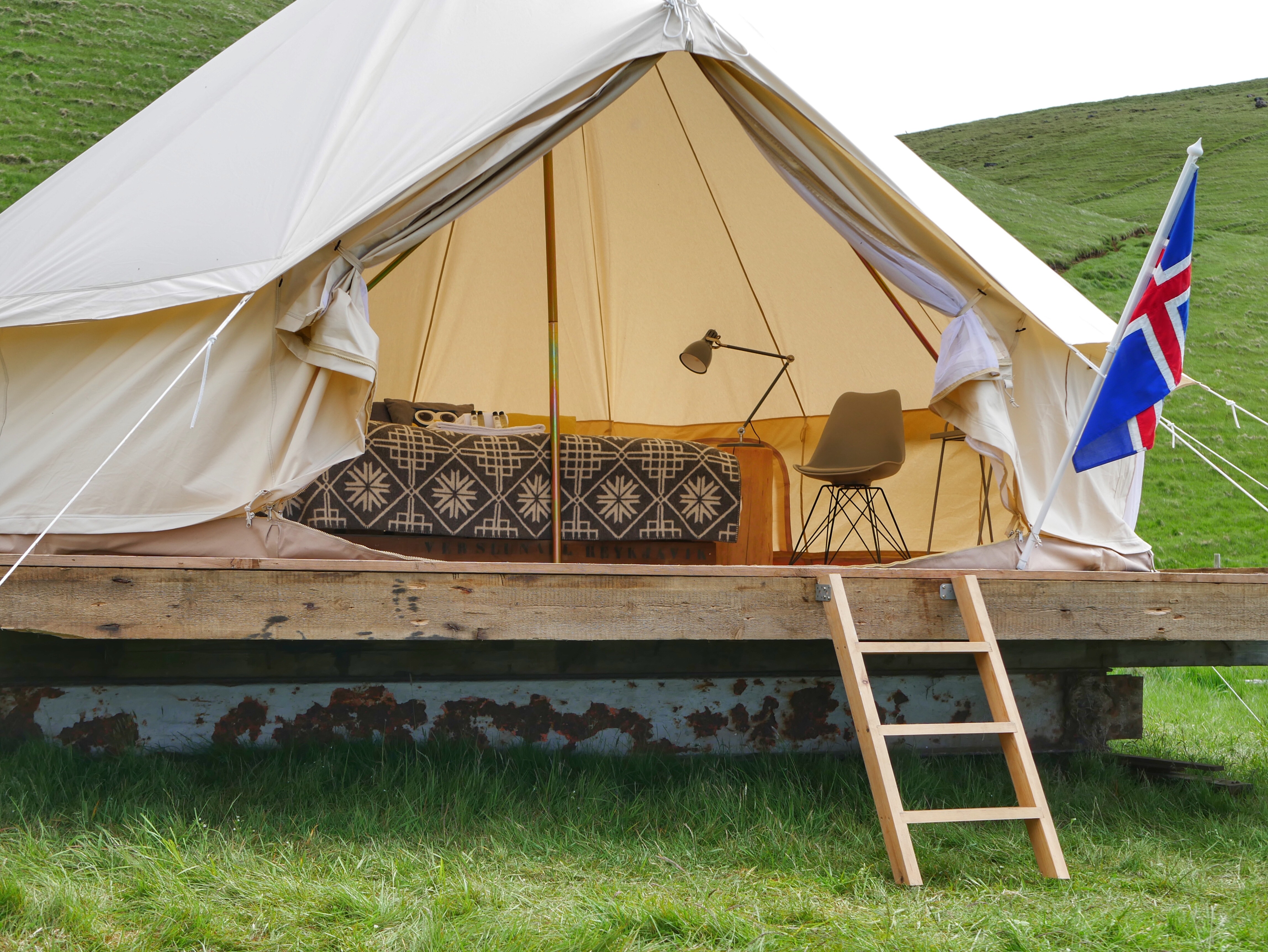 LUXURY GLAMPING TENTS
